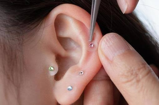 耳ツボマッサージ